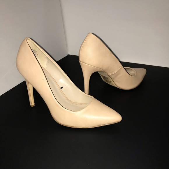 Express brand nude stilettos in size 8 - Picture 2 of 4